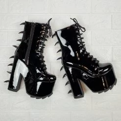 Predator Platform Boot FAN ALL FLAMES CLEARANCE (Final Sale)