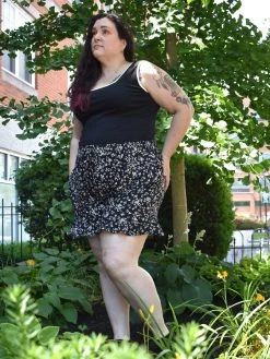 White Birch NEWEST ITEMS Rock Cress Micro Floral Shorts