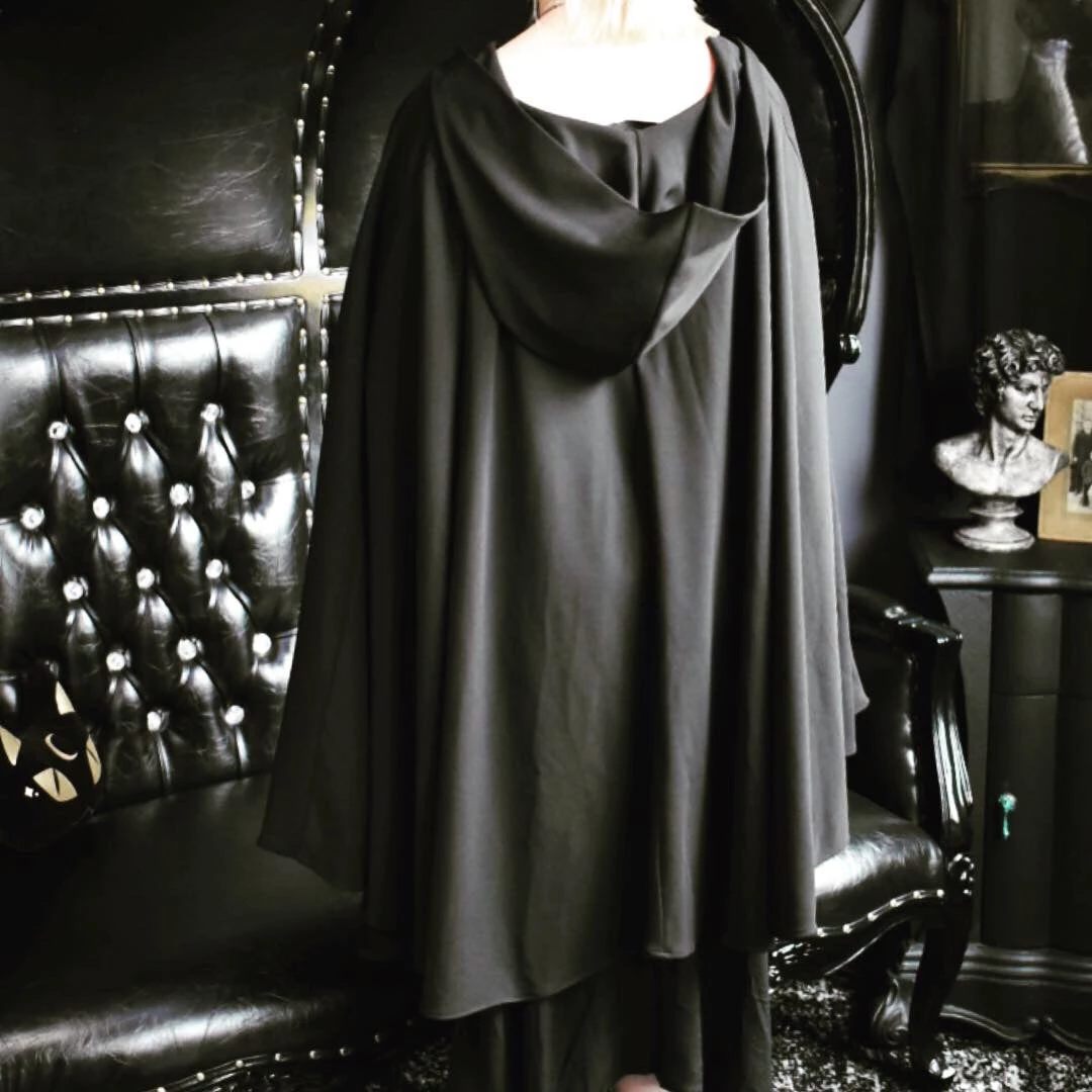 Sanderson Sisters Hooded Cape FOXBLOOD PLUS SIZE 1X-6X SELECTIONS 11 Sanderson Sisters Hooded Cape FOXBLOOD PLUS SIZE 1X-6X SELECTIONS