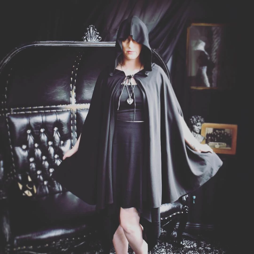 Sanderson Sisters Hooded Cape FOXBLOOD PLUS SIZE 1X-6X SELECTIONS 10 Sanderson Sisters Hooded Cape FOXBLOOD PLUS SIZE 1X-6X SELECTIONS